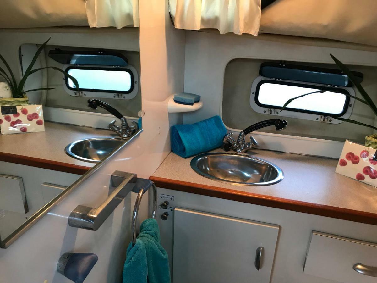 Yacht Experience Barcelona Hotel Sant Adria de Besos Buitenkant foto